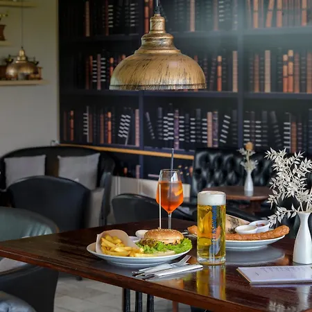 Des Nordens Flensburg Wellness & 4* Kruså